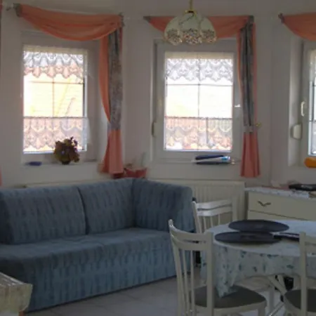 Rosen Apartment *